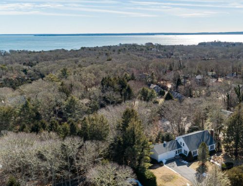 27 Huettner Rd, Falmouth MA 02543-1508 exterior