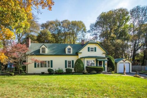 521 Pleasant St, Milton, MA 02186-4836