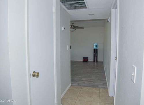 2322 Country Gables Dr, Phoenix AZ 85053-4532 exterior