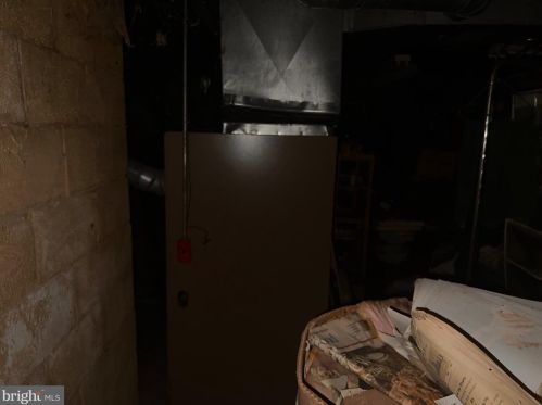 1287 Clements Bridge Rd, West Deptford NJ 08096-3085 exterior