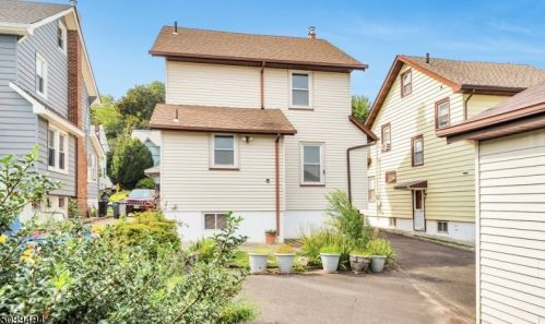 130 Cedar Hill Ave, Belleville, NJ 07109-2035