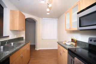 7725 Mcdowell Rd, Phoenix AZ  85035-6470 exterior