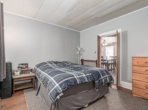 175 Middle Rd, New Bedford MA 02743-2016 exterior