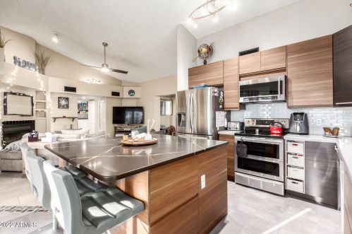 15450 39 St, Phoenix AZ 85018-6406 exterior