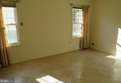 53 Lake View Ter, Columbus NJ  08022-1033 exterior