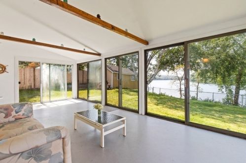 379 Main St, Groveland MA 01834-1428 exterior