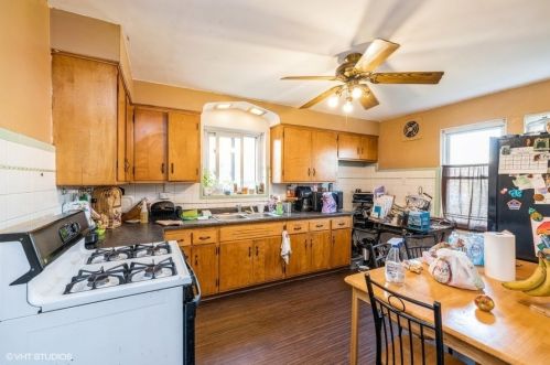 2103 Kenilworth Ave, Forest View, IL 60402-2189