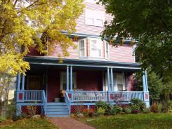 16 Hyde St, Newton, MA 02461-1204