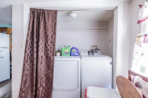 89 Mechanic St, Montgomery MA 01085-3073 exterior