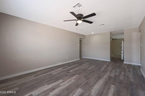 3018 81st Ave, Phoenix AZ  85033-4702 exterior