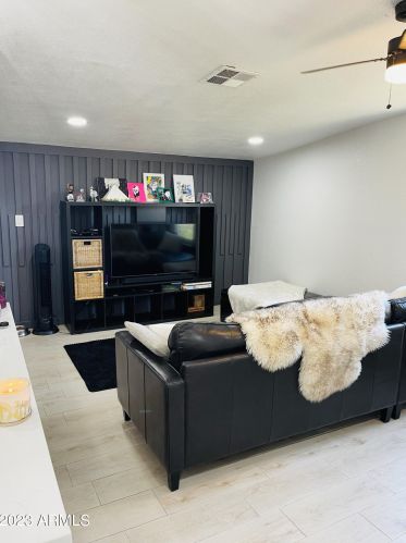 1632 37th Ave, Phoenix AZ  85009-2275 exterior