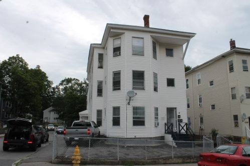 13 Hancock St, Worcester, MA 01610-1628