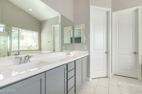 3022 33rd Pl, Phoenix AZ  85018 exterior