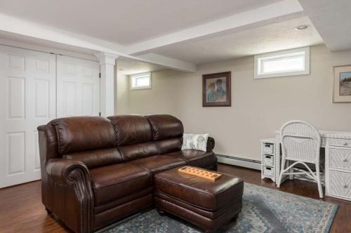 28 Hall St, Plymouth MA 02360-4122 exterior