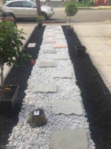 57 Larch St, Carteret, NJ 07008-2470