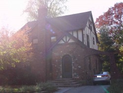 12 Burnside Rd, Newton, MA 02461-1401