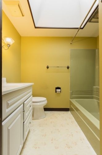 61 Derby St, Worcester MA 01604-3940 exterior