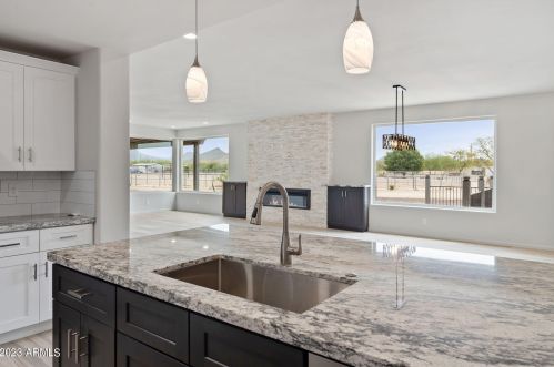 39068 15th Ave, Phoenix AZ 85086-7226 exterior