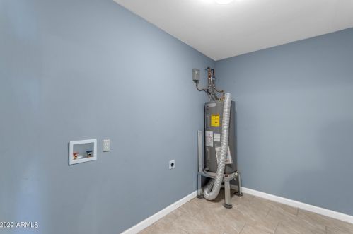 2845 Bethany Home Rd, Phoenix AZ 85015-1940 exterior