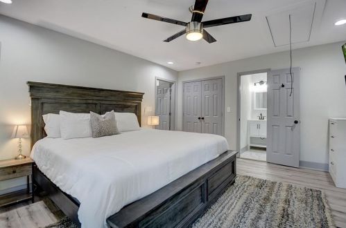 99 Holly Rd, Atlanta GA 30314-2002 exterior