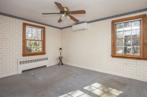 2 Chester Ave, Burlington MA 01803-1312 exterior