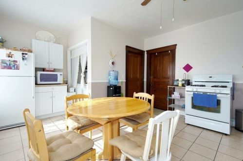 488 Park Ave, Worcester MA 01610-1223 exterior