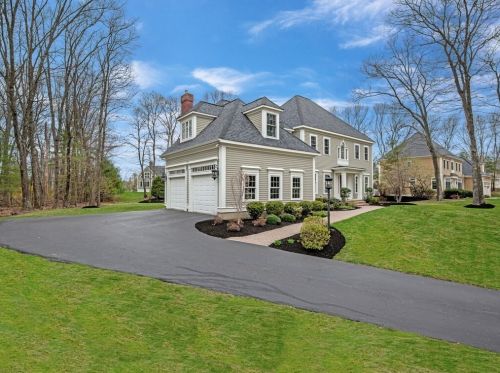 57 Brook St, Shrewsbury, MA 01545-4804