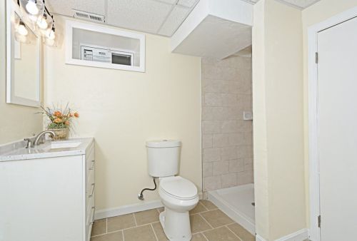 97 Floral St, Shrewsbury MA  01545-3225 exterior