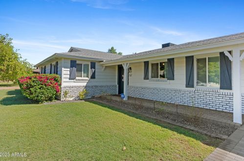 5201 34th St, Phoenix AZ  85018-1440 exterior