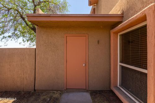 1430 53 Ave, Phoenix AZ 85043-1747 exterior