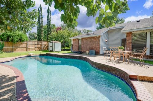 418 Country Vw Ln, Garland TX 75043-5608 exterior