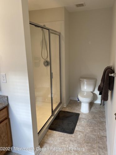 29 Jake Dr, Tinton Falls NJ 07712-7533 exterior