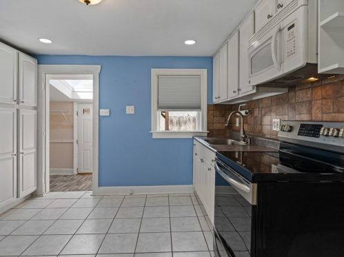 19 Mary St, New Bedford MA 02745-5523 exterior