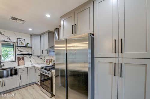 4043 44th Pl, Phoenix AZ  85018-5401 exterior