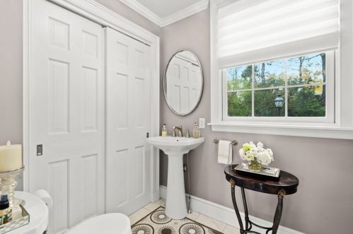 48 Cary Ave, Milton MA 02186-4222 exterior