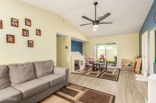 13214 40 Pl, Phoenix AZ 85050-7229 exterior