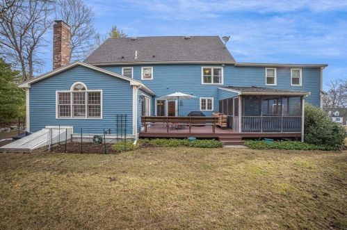 9 Mountain Rock Ln, Norfolk, MA 02056-1772