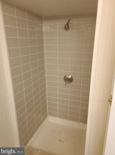 75 Barber Ave, West Deptford NJ 08096-2832 exterior