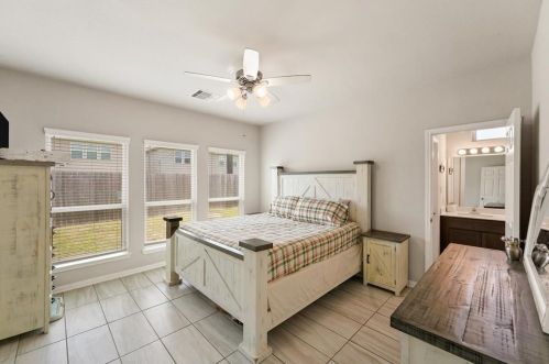 519 6 St, Morgans Point TX 77571-4910 exterior