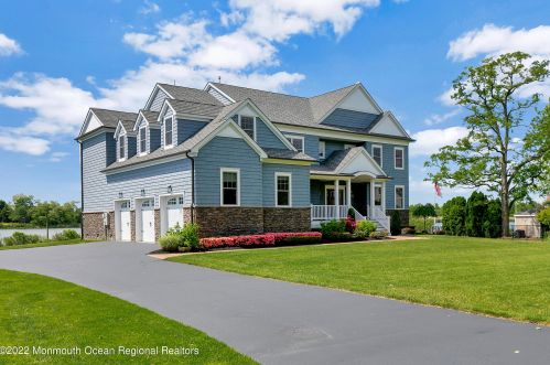 56 Rivers Edge Dr, Little Silver, NJ 07739-1709