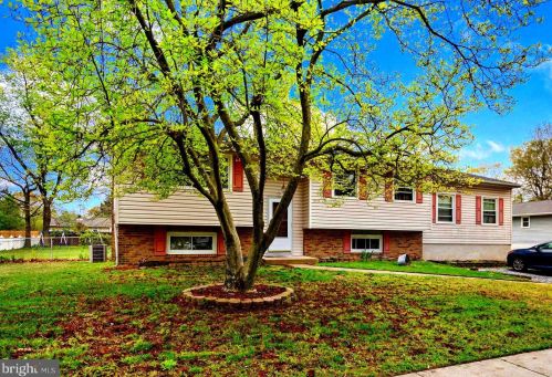 169 Maple Ave, West Deptford, NJ 08093-1136