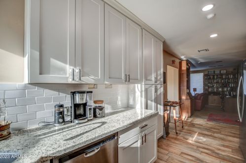 4152 4th Ave, Phoenix AZ  85013-3033 exterior