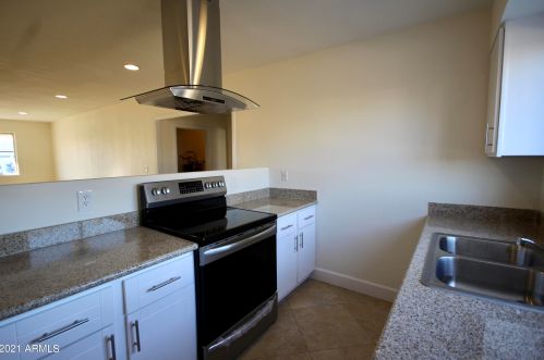 2007 56 Ave, Phoenix AZ 85031-2514 exterior