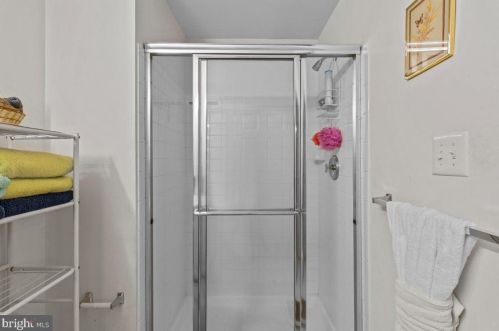 13 Equestrian Dr, Burlington NJ 08016-3065 exterior