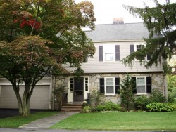 141 Oliver Rd, Newton, MA 02468-2322
