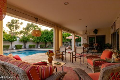 5326 26th St, Phoenix, AZ 85016-3633