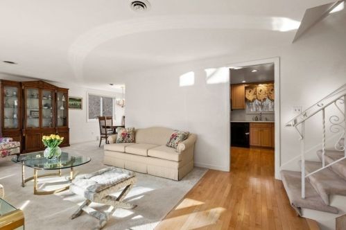 60 Gary Rd, Needham MA 02494-2417 exterior