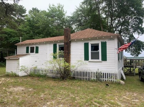 54 Shady Ln, Wareham, MA 02571-1808