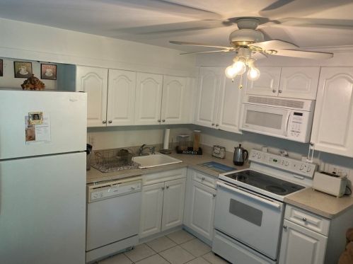 14 Hickory Ln, Ipswich MA  01938-1080 exterior