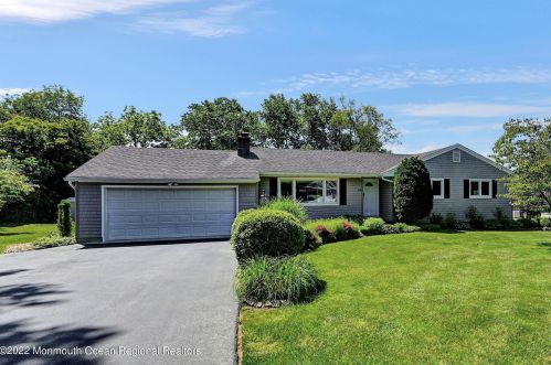 64 Reynolds Dr, Tinton Falls NJ 07724-2323 exterior